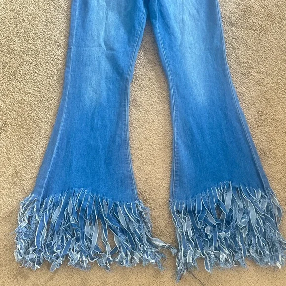 Chic Fringed Denim Flare Jeans - Picture 4 of 8